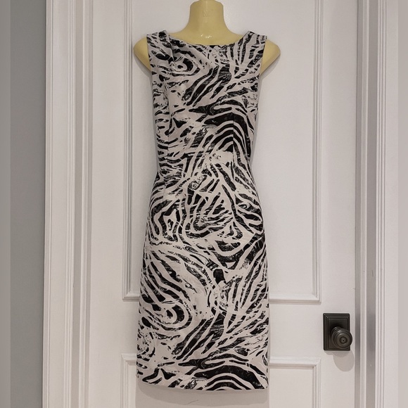 🔴SOLD🔴 Clearance 💯 H&M zebra Dress - Picture 2 of 7